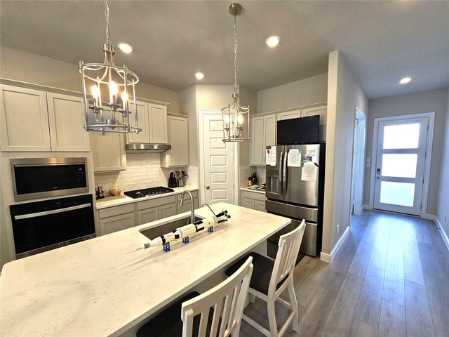 550 Morning Tide Lane, Kemah, TX 77565