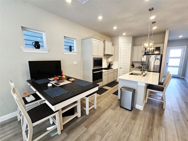 550 Morning Tide Lane, Kemah, TX 77565