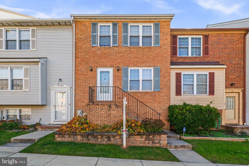 19 PIEDMONT CT, Baltimore, MD 21227