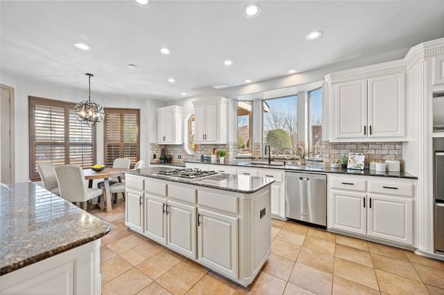 705 Landsbury Court, Keller, TX 76248