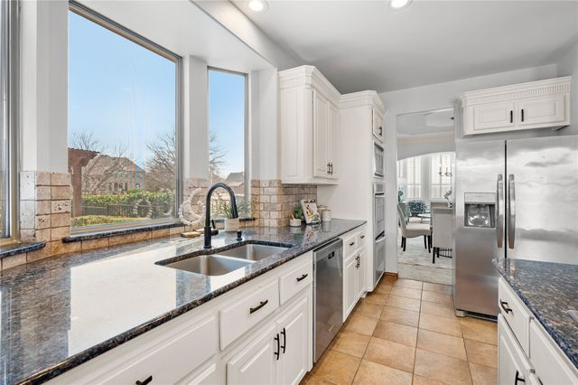 705 Landsbury Court, Keller, TX 76248