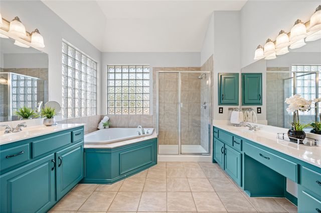 705 Landsbury Court, Keller, TX 76248