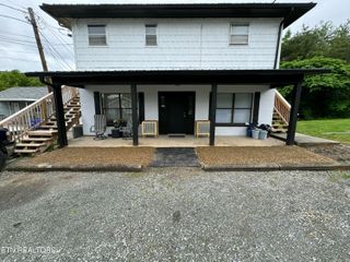 630 Carlock Ave C, Harriman, TN 37748