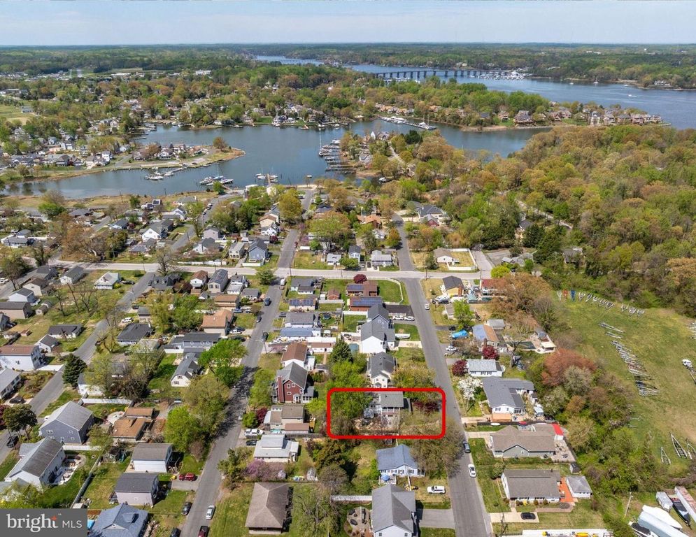 Image 44 of property listing at 813 SHORE DR, Edgewater, MD 21037