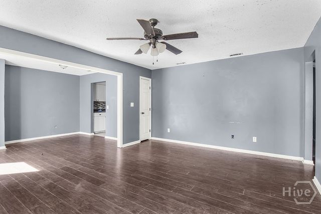 832 Ridgewood Way, Hinesville, GA 31313