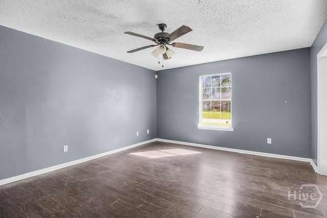 832 Ridgewood Way, Hinesville, GA 31313