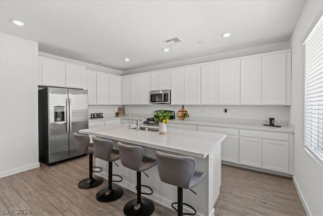 541 Preston Crest Street, Henderson, NV 89011