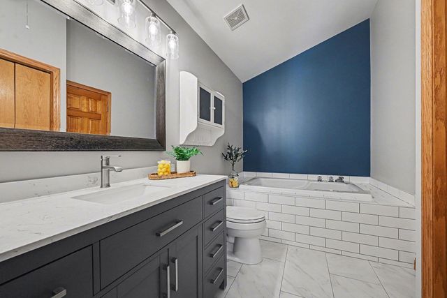 8489 Bryce Court, Inver Grove Heights, MN 55076