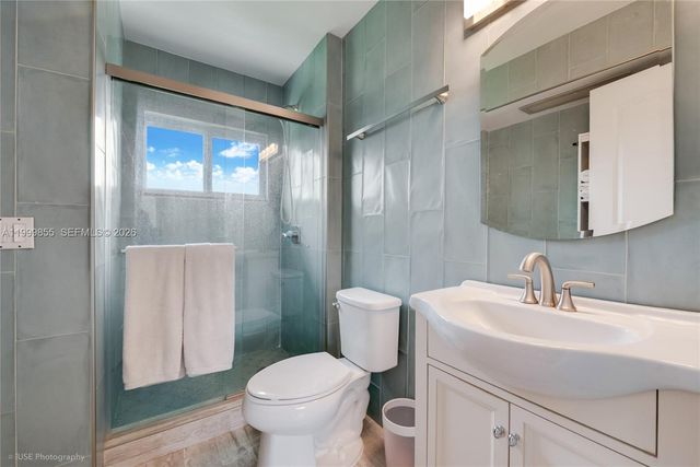 9975 SW 85th St, Miami, FL 33173