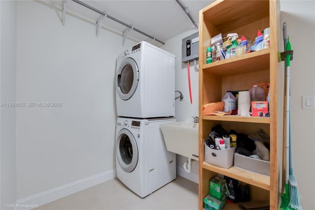 9975 SW 85th St, Miami, FL 33173