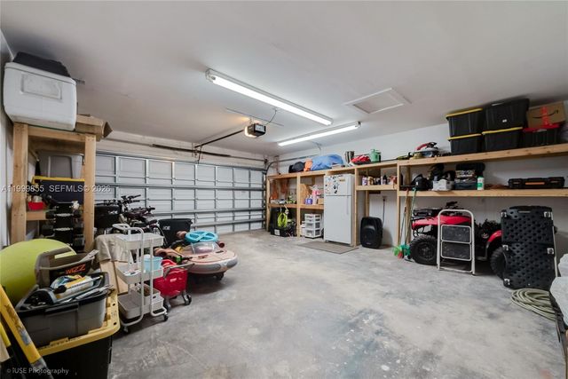 9975 SW 85th St, Miami, FL 33173