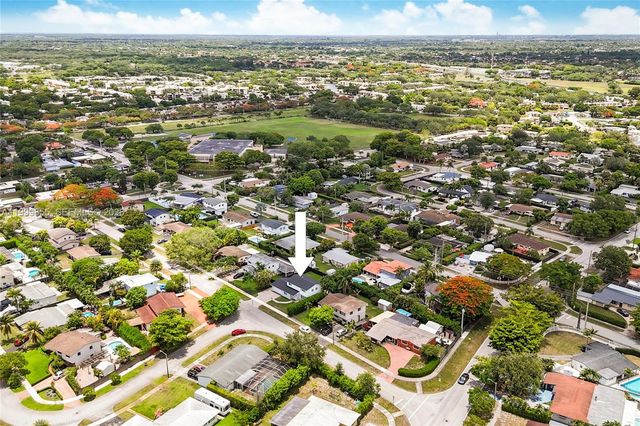 9975 SW 85th St, Miami, FL 33173