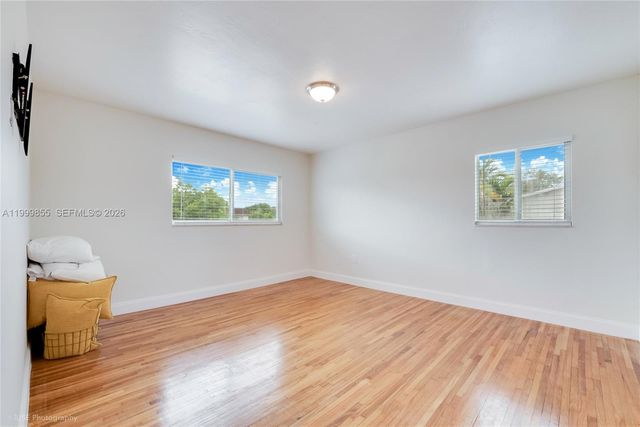 9975 SW 85th St, Miami, FL 33173