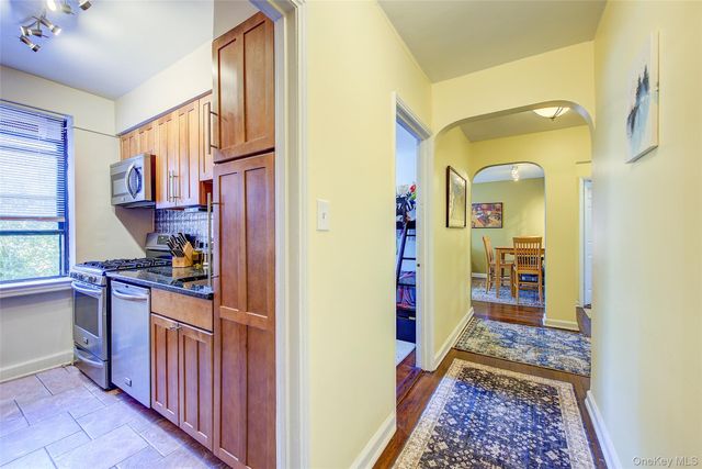 215-40 47th Avenue 3A, Bayside, NY 11361