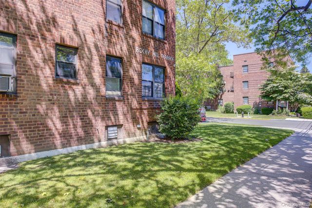 215-40 47th Avenue 3A, Bayside, NY 11361
