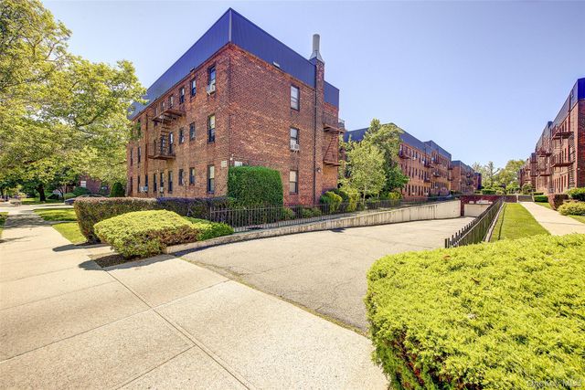 215-40 47th Avenue 3A, Bayside, NY 11361