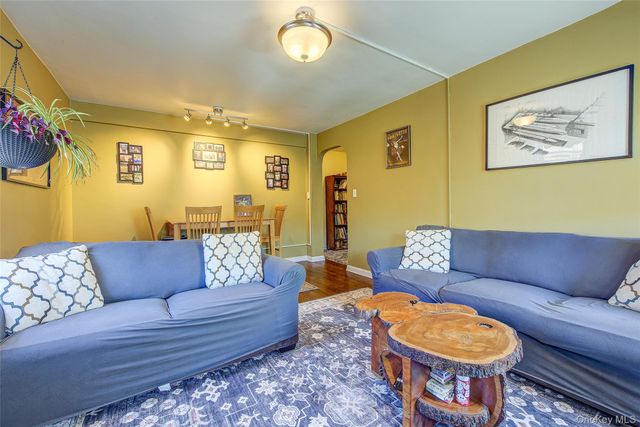 215-40 47th Avenue 3A, Bayside, NY 11361