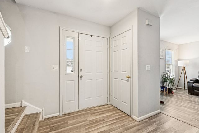 2410 Miriam Avenue, Zion, IL 60099