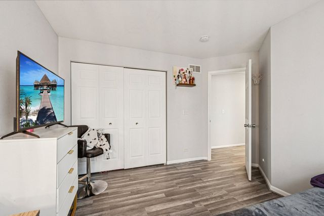 2410 Miriam Avenue, Zion, IL 60099