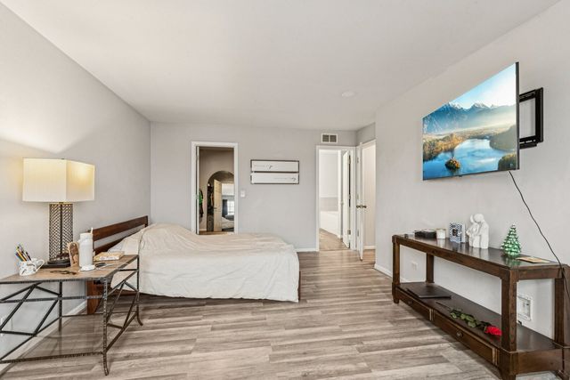 2410 Miriam Avenue, Zion, IL 60099