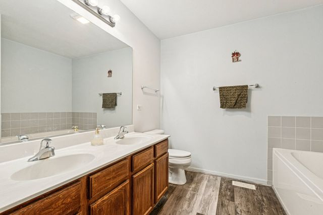 2410 Miriam Avenue, Zion, IL 60099