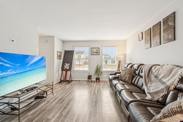 2410 Miriam Avenue, Zion, IL 60099