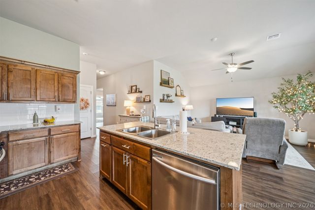 13548 N 130th East Avenue, Collinsville, OK 74021