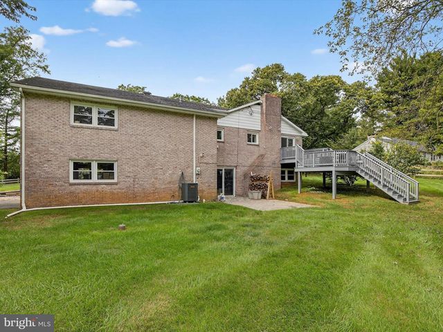 2010 LANDIS VALLEY RD, Lancaster, PA 17601
