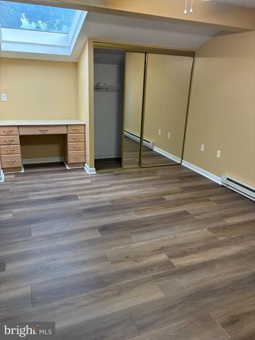 16 CATALPA CT, Martinsburg, WV 25404