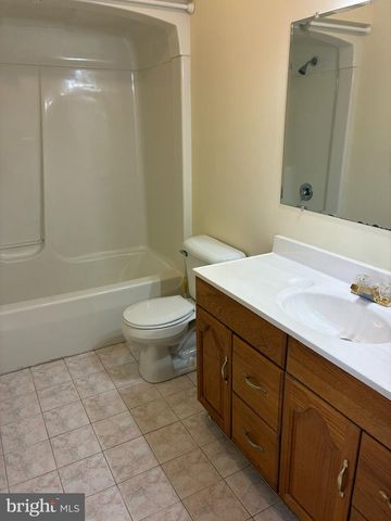 16 CATALPA CT, Martinsburg, WV 25404