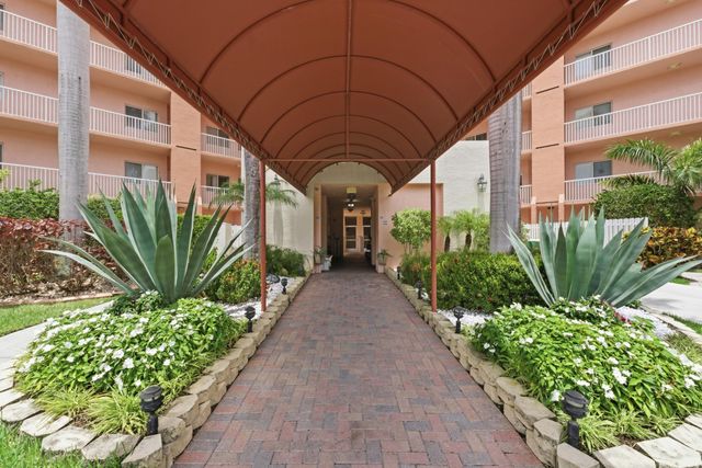 7765 Yardley Drive 107, Tamarac, FL 33321