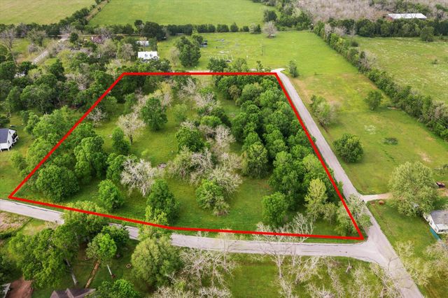 000 Cheyenne Road, Wallis, TX 77485