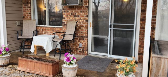 7600 157th Street W 103, Apple Valley, MN 55124