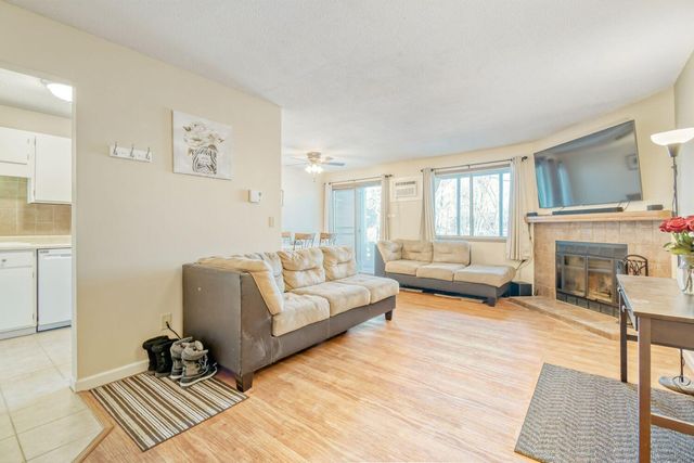 7600 157th Street W 103, Apple Valley, MN 55124