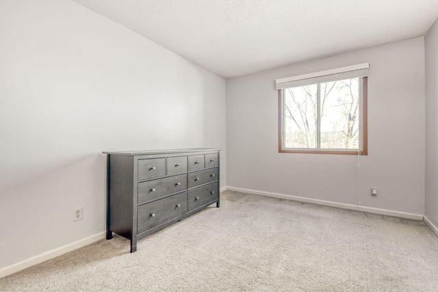 7600 157th Street W 103, Apple Valley, MN 55124