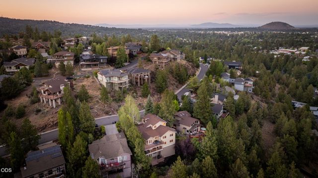 1819 SW Troon Avenue, Bend, OR 97702
