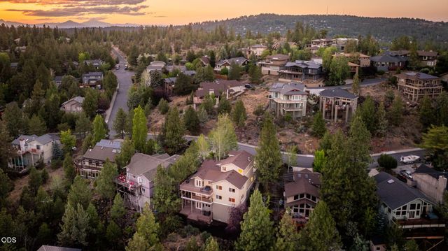 1819 SW Troon Avenue, Bend, OR 97702