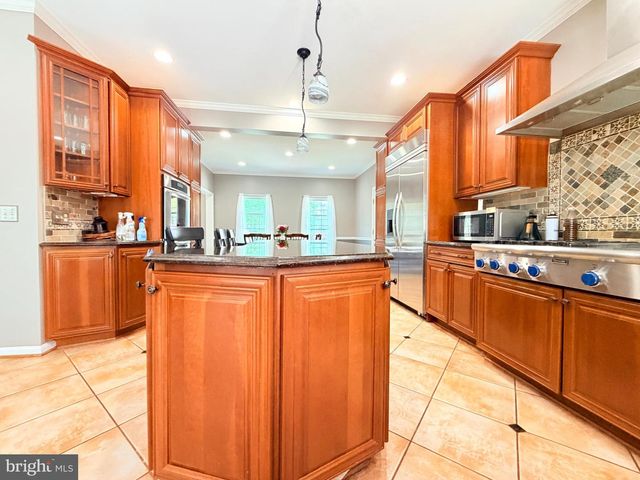 11610 SENECA FOREST CIR, Germantown, MD 20876