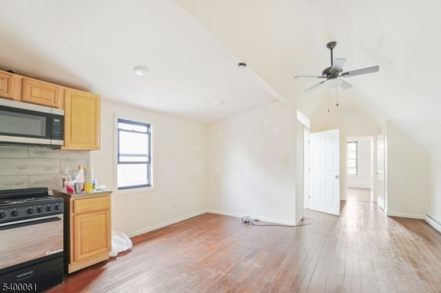 277 Van Nostrand Ave, Jersey City, NJ 07305
