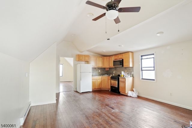 277 Van Nostrand Ave, Jersey City, NJ 07305