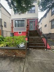 277 Van Nostrand Ave, Jersey City, NJ 07305