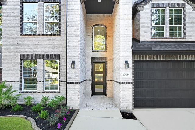 13919 Fountainview Drive, Montgomery, TX 77356