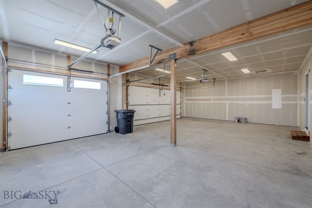 1117 Falcon Ridge Boulevard, Belgrade, MT 59714