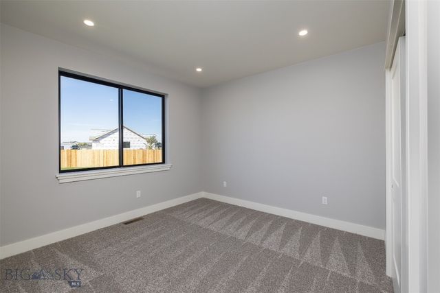 1117 Falcon Ridge Boulevard, Belgrade, MT 59714