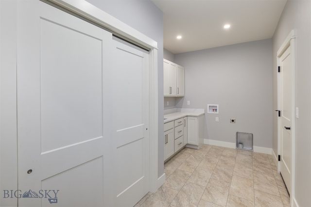 1117 Falcon Ridge Boulevard, Belgrade, MT 59714