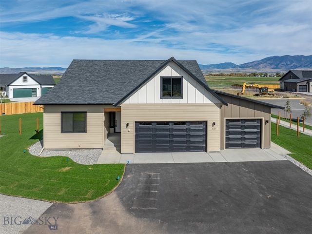 1117 Falcon Ridge Boulevard, Belgrade, MT 59714