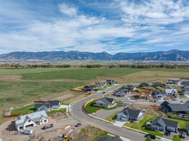 1117 Falcon Ridge Boulevard, Belgrade, MT 59714