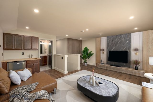 1117 Falcon Ridge Boulevard, Belgrade, MT 59714