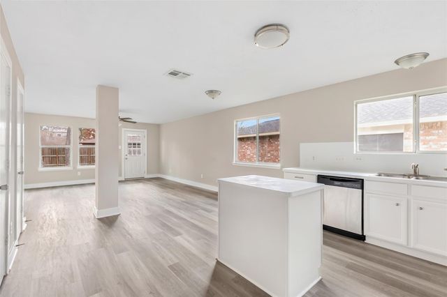 1107 Cable Way, Crosby, TX 77532