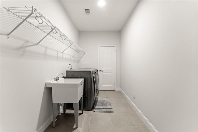 1025 Nash Springs Circle, Lilburn, GA 30047